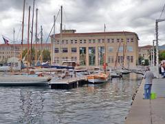 184 TOULON LA VILLE (28)
